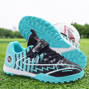 Zapatos de fútbol planos para niñas de primaria, zapatillas deportivas con pequeños tacos para adolescentes, zapatos deportivos para competición. - Product Image 4