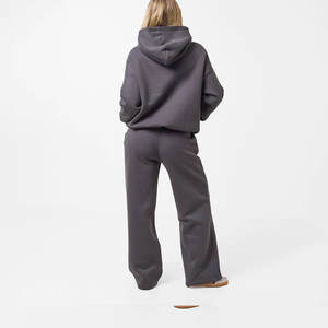 Conjunto de chándal holgado de lujo para mujer, sudadera de manga larga de lana de mezcla de algodón y joggers para el hogar o el estilo callejero - Product Image 4