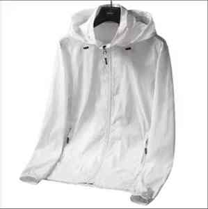 Veste coupe-vent légère à succès pour hommes Meilleure qualité Imperméable Respirante Vêtement d'extérieur pour la randonnée et le port quotidien - Product Image 3