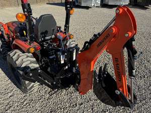 Tractor de orugas Bad Boy Serie 3026 de 2025, usado, con retroexcavadora BBH200 - Product Image 2