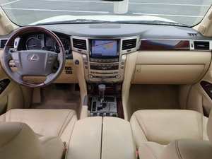 Lexus LX 570 2021 Usado con Navegación y Tracción en las 4 Ruedas, Autos Usados Premium, Automático Inteligente, en Buenas Condiciones - Product Image 2