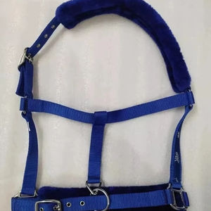 Adeefa Enterprises Licol pour cheval bleu rembourré doux avec doublure en polaire, tête de licol en nylon réglable pour chevaux. - Product Image 1