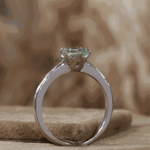 Anillo de compromiso de punta de garra de estilo solitario de diamante de corte redondo rosa azul de 1 CT - Product Image 6