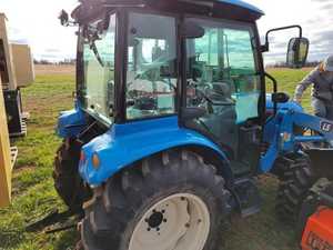 Tractor Agrícola Compacto LS XJ25HST en Venta, Nuevo Tractor LS XJ25 con Transmisión Hidrostática, Cargador Frontal y Cabina para Servicio en Invierno - Product Image 4