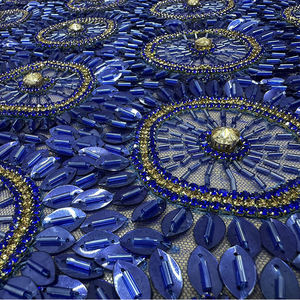 Tissu en maille perlée léger en polyester/coton Royal Sapphire avec des détails métalliques tissés – En stock - Product Image 1