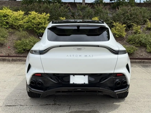 SD7VUJBW5RTV11216 2024 รถเอสยูวีหรูหรา ขับเคลื่อนสี่ล้อ เครื่องยนต์ 4.0 ลิตร ทวินเทอร์โบ V8 542 แรงม้า แรงบิด 700 นิวตันเมตร ความเร็วสูงสุด 291 กม./ชม. ไมล์น้อย รับประกันจากโรงงาน 3 ปี - Product Image 4