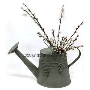 Regadera de Metal Resistente Galvanizada con Boquilla Reforzada y Mango Antideslizante para un Mejor Agarre y Control de Vertido - Product Image 1