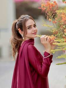 NOUVEAU SALWAR KAMEEZ DE CÉRÉMONIE ET DE SOIRÉE DE LA MARQUE RADHE EXPORTS, AVEC DUPATTA, BRODERIE, STYLE MODERNE, TISSU CRÊPE FRANÇAIS LUXUEUX, SÉCHAGE RAPIDE, MICRO - Product Image 4