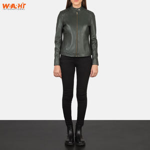 Chaqueta verde ajustada de cuero genuino para mujer de estilo motorista moderno, ropa de abrigo transpirable con cuello levantado y cierre de cremallera - Product Image 5