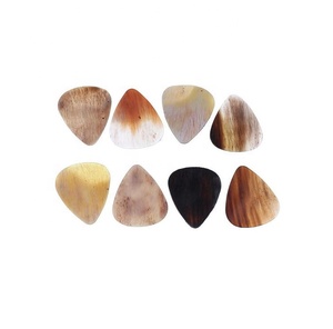 Púas de Guitarra de Hueso Natural Premium, Hechas a Mano con Acabado Liso, para Guitarra Acústica y Eléctrica, Duraderas y con Tono Cálido - Product Image 3