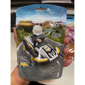 Set di blocchi giocattolo per piloti da corsa-gioca con auto da corsa - Product Image 3