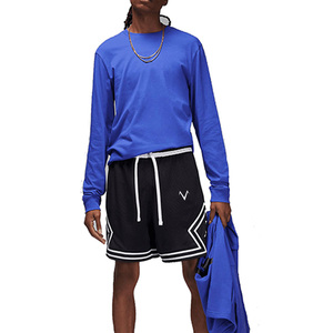 Pantalones cortos de diamante para hombre en blanco y negro de malla de poliéster 100% secos y cómodos con cintura elástica y cinta de punto a rayas - Product Image 3