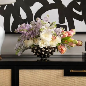 Cuenco decorativo de Metal dorado hecho a mano Diseño moderno único Perfecto para aperitivos Fruta o estilo casero Hecho a mano de La India - Product Image 4