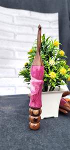 Crochets à crochetage faits main en bois de rose et résine époxy, manche souple, aiguilles à tricoter pour le crochet, de 3 mm à 12 mm, en bois de rose pur et résine époxy pure - Product Image 5