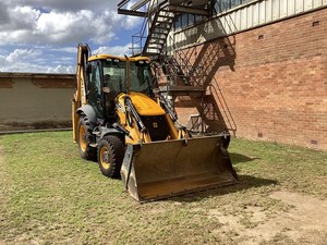 2013 JCB 3CX รถตักล้อยางขนาดเล็กเครื่องยนต์เพอร์กินส์โหลดได้9ตันรับประกัน1ปีชิ้นส่วนรถแบ็คโฮขนาดเล็ก-ปั๊มเกียร์ - Product Image 3