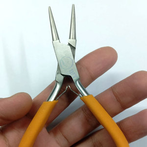 Pince à bijoux à nez rond, idéale pour la création de boucles, de courbes et le façonnage du fil - Product Image 2