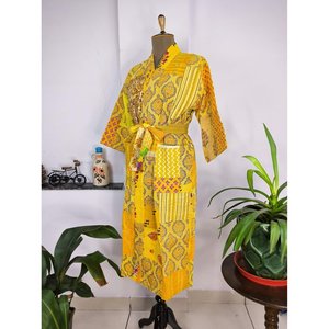 Kimono Kantha réversible pour femme, cousu main, en coton bohème avec imprimé artisanal, idéal pour la détente estivale en jardin ou comme tenue de plage - Product Image 6