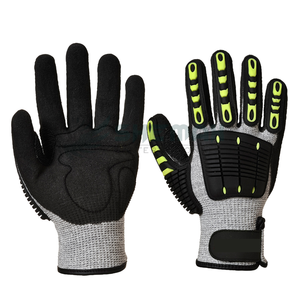 Les gants de sécurité d'usage général avec poignée texturée et conception ergonomique offrent une protection fiable pour la manipulation des outils et des équipements - Product Image 1