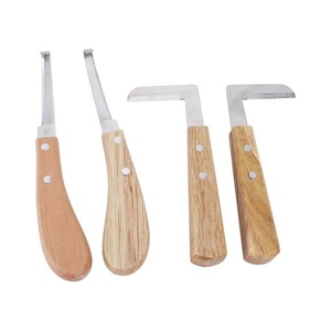 Cuchillo Profesional Veterinario para Pezuñas, Recortador de Pezuñas, Instrumento Veterinario, Cuchillo para Pezuñas con Hoja de Acero Inoxidable y Mango de Madera de LCI - Product Image 3