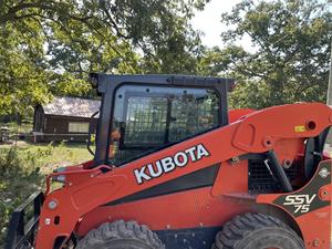 Chargeur compact Kubota SSV75 neuf/d'occasion, levage vertical, 74,3 CV, hydraulique à haut débit pour la construction et l'agriculture à vendre - Product Image 4