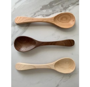 ช้อนไม้แนวรัสติกทำด้วยมือด้ามยาวอุปกรณ์ที่มีน้ำหนักเบาเครื่องครัวเสร็จทนทานเหมาะสำหรับการกวนซอสและซุป - Product Image 3