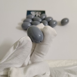 Elegante gris ovalado resina artesanía cuentas pulido acabado Ideal para DIY joyería hacer accesorios hechos a mano y proyectos de arte - Product Image 3
