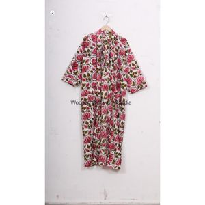 กิโมโนผ้าฝ้ายพิมพ์ลายดอกไม้ทำจากผ้าคอตตอนคอวีออกแบบอย่างเรียบง่ายและประณีตเทคนิคดั้งเดิมสำหรับสวมใส่กลางคืน - Product Image 2