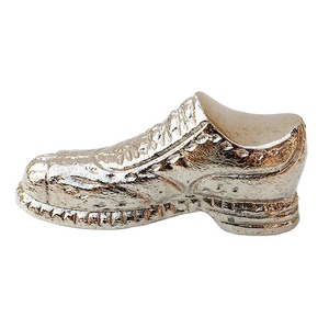 Presse-papiers à chaussures en métal argenté de style Oxford vintage Décoration de table Design élégant Design polyvalent - Product Image 1
