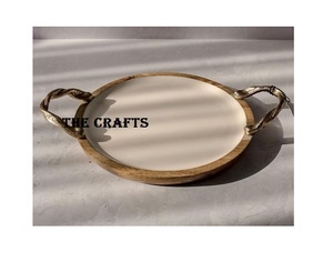 Bandeja de servicio de cuatro compartimentos de madera de forma cuadrada con asas de metal dorado Vajilla Aperitivos Dátiles y bandeja de comida - Product Image 6