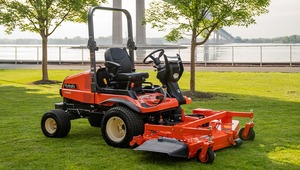 Tractor cortacésped Kubota T2290 rojo 2WD fácil de operar - Product Image 3