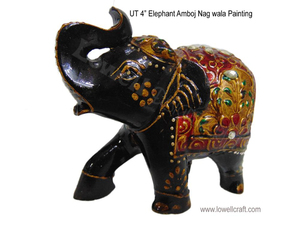 Figurine en bois d'éléphant peinte à la main sculptée Statue en bois artisanale traditionnelle avec détails complexes Éléphant décoratif - Product Image 2