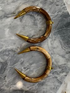 Impresionantes colgantes de huesos de animales, cada uno una obra maestra única, que celebran la vida silvestre y la naturaleza con cada intrincado detalle de diseño - Product Image 3