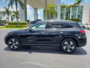 รถ SUV มือสอง GLC 300 4MATIC ปี 2025 สภาพดีเยี่ยม เกียร์อัตโนมัติ เบาะหนัง หลังคาซันรูฟ - Product Image 4