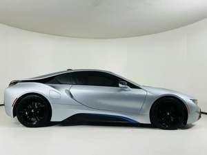 BMW i8 Coupé AWD 2016 / Disponible para la Venta con Bajo Kilometraje, Motor de Gasolina, Coche Usado en Excelentes Condiciones, Sin Accidentes, Gran Oferta, Volante a la Izquierda - Product Image 6