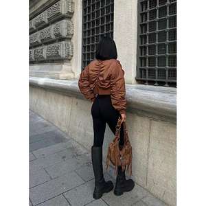 Chaqueta Bomber Corta Miecka 7022-8, Chaqueta Bomber Corta Elegante con Característica Cortavientos - Product Image 2