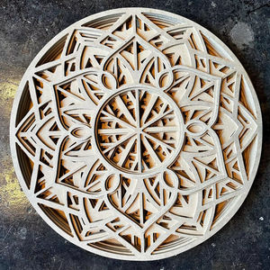 Mandala mural en MDF de qualité supérieure pour une décoration intérieure durable avec des motifs de mandala traditionnels - Product Image 1