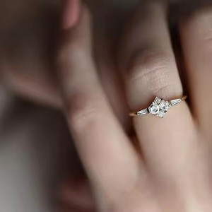 Anant Jewels 2.60 Ct Radiant Cut Lab Grown Moissanite <b>Toe</b> <b>Ring</b> Elegant Wedding <b>Ring</b> Gold Pearl GIA Certified - Product Image 3