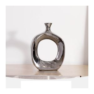 Finition argentée en aluminium de bouteille de fleur de conception à la demande élevée pour la décoration de maison et de bureau - Product Image 3