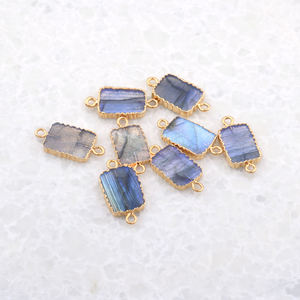 Connecteurs de fabrication DIY de qualité supérieure en labradorite naturelle chatoyante, plaqués or sur la bordure en laiton - Product Image 3