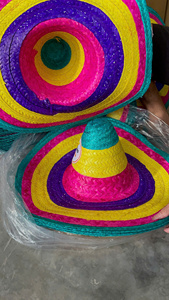 Sombrero de papel de paja de diferentes tamaños de colores vibrantes | Sombrero de fiesta de paja equipado para adultos y niños: lo mejor para viajes y fotos - Product Image 3