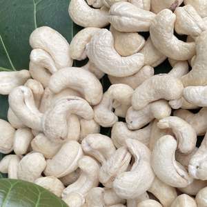 Usine vietnamienne de noix de cajou en gros Santigo Vietnam W320 Bonne qualité Client OEM ODM Exigence - Product Image 1