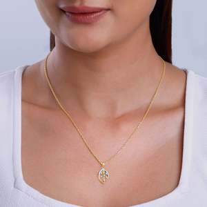 Sublime Gold Diamond Pendant Diseño de joyería elegante para mujer - Product Image 4