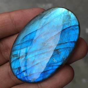 Cabochon de labradorite naturelle, forme ovale, bleu vif, double polissage, qualité supérieure, certifié par un tiers, pierres précieuses pour femmes - Product Image 2