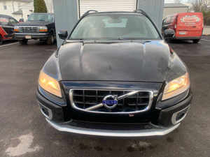 VOLVO XC70 3.2 4 portes Break d'occasion 2011 Sièges en cuir Volant à gauche Caméra de recul Phares à LED Toit ouvrant Euro III 8 airbags - Product Image 3