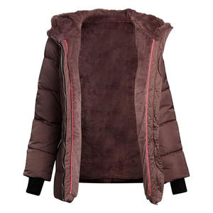 Veste parka ajustée élégante pour femmes Slim-Fit Premium Véritable Puffer pour un matériau de remplissage en coton d'aspect moderne - Product Image 2