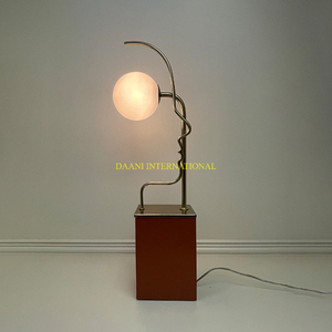 Lámpara de mesa moderna con contorno de cara artística con base de madera y luz de globo de cristal iluminación decorativa única para decoración de dormitorio - Product Image 2