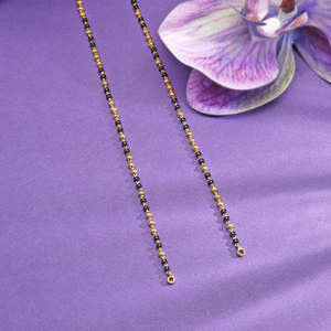Cadena Mangalsutra Tradicional de Oro para Mujer - Joyería Cultural Coleccionable - Product Image 6