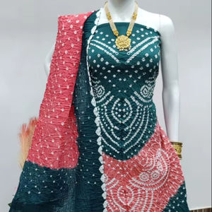 Ligero, resistente a las arrugas y transpirable, satén de calidad premium con brillo natural - Product Image 1