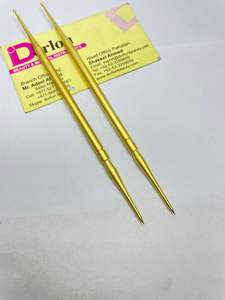 Prix de gros Logo personnalisé Poussoir à cuticules pour ongles à double extrémité Outil de manucure pour ongles durable plaqué or Logo durable - Product Image 3