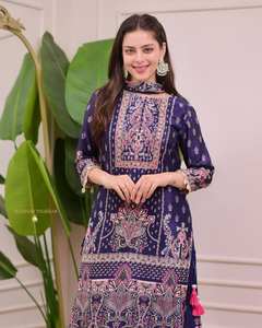 Ensemble Salwar Kameez en soie pure Chinon de créateur personnalisable de qualité supérieure impression numérique et travail à la main pour une tenue de fête - Product Image 3